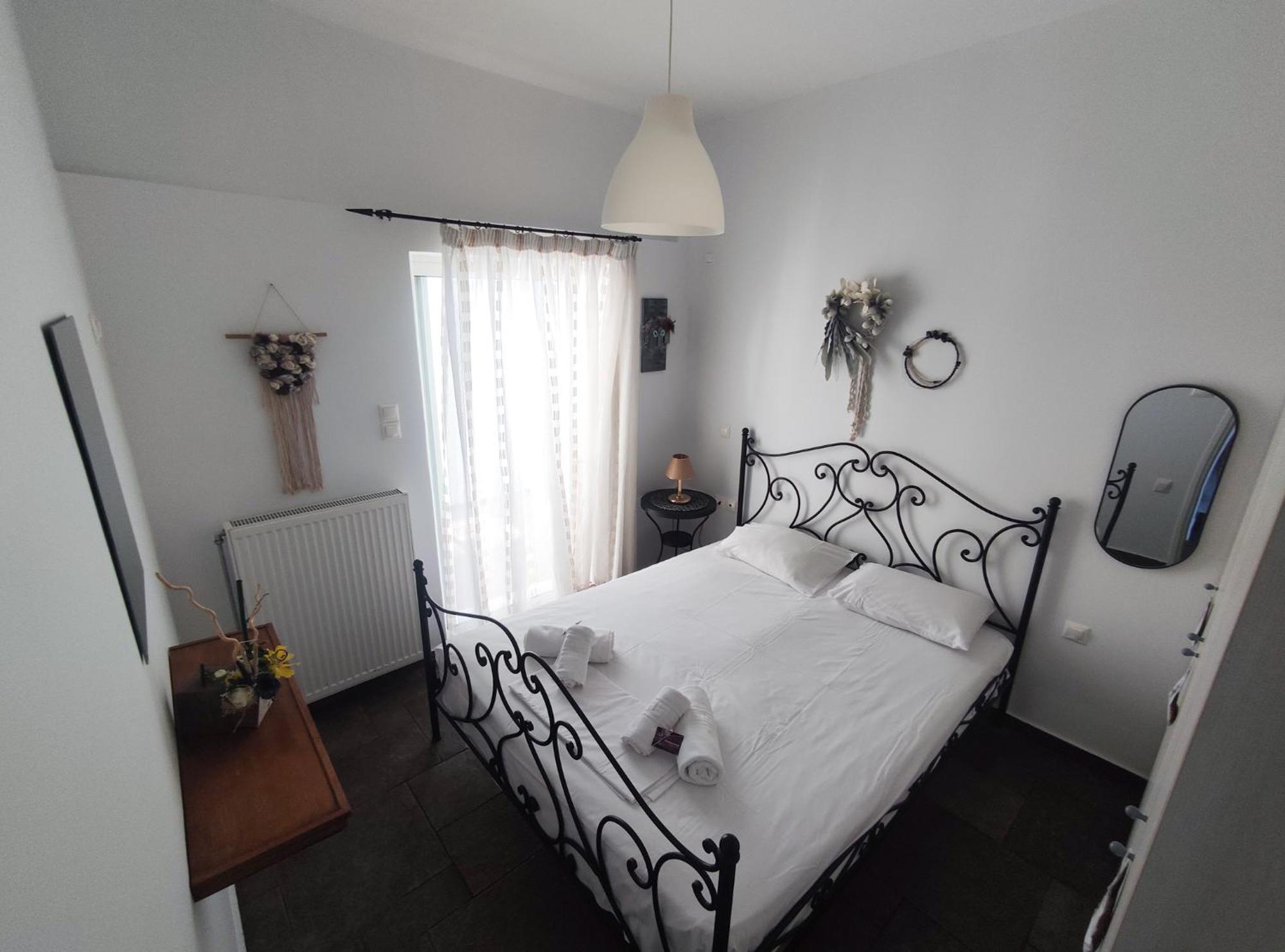 Portolos Apartments - Filiatro Ваті Екстер'єр фото